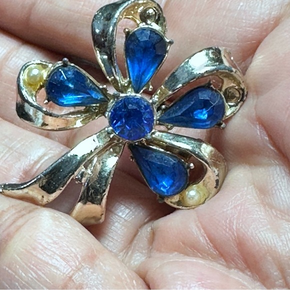Vintage Ribbon Bow Brooch Blue Glass Rhinestone Accents Gold Tone 1.5 5423 B - Picture 4 of 7